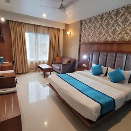 Fabhotel Prime Sapphire Regency 바도다라 외부 사진