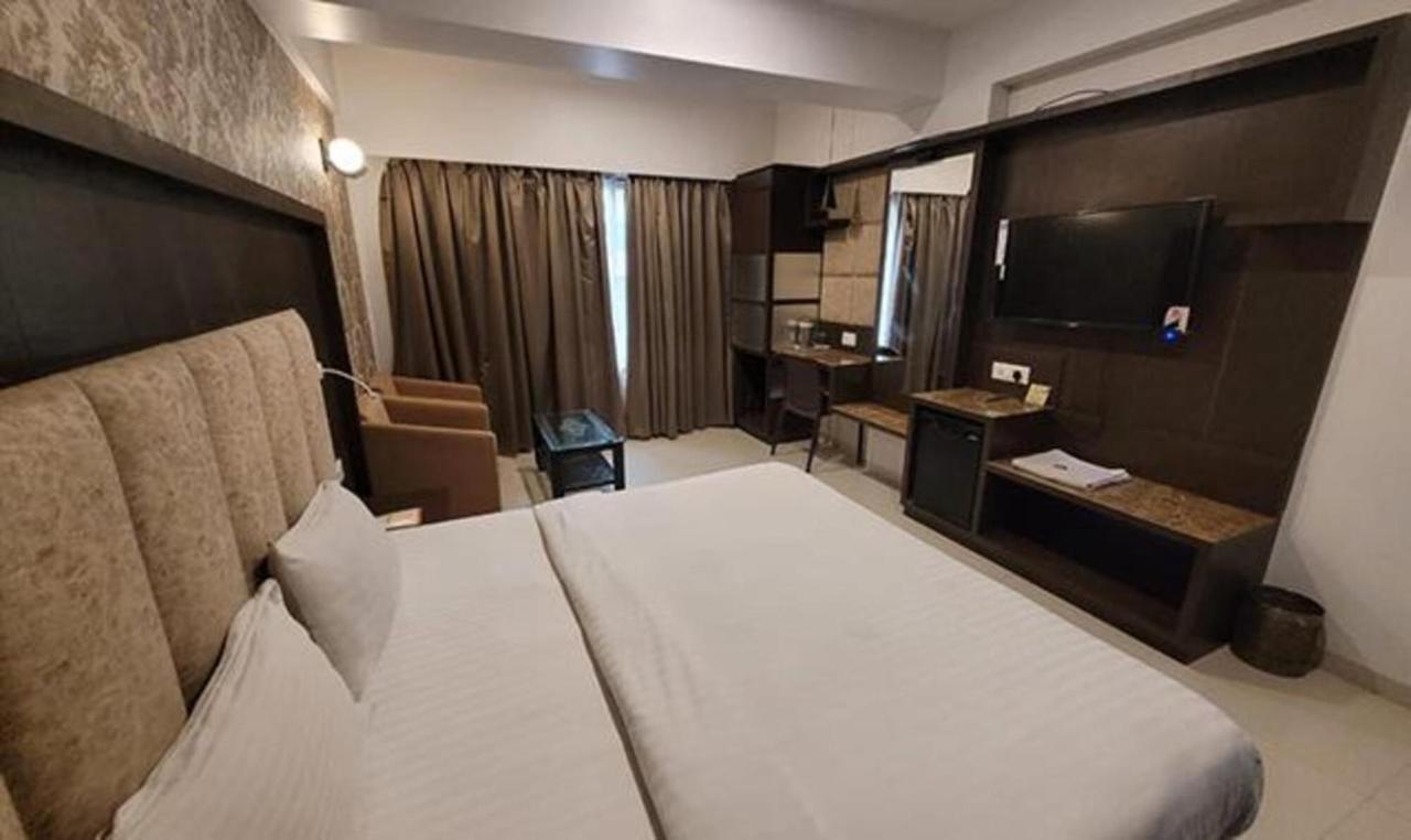 Fabhotel Prime Sapphire Regency 바도다라 외부 사진